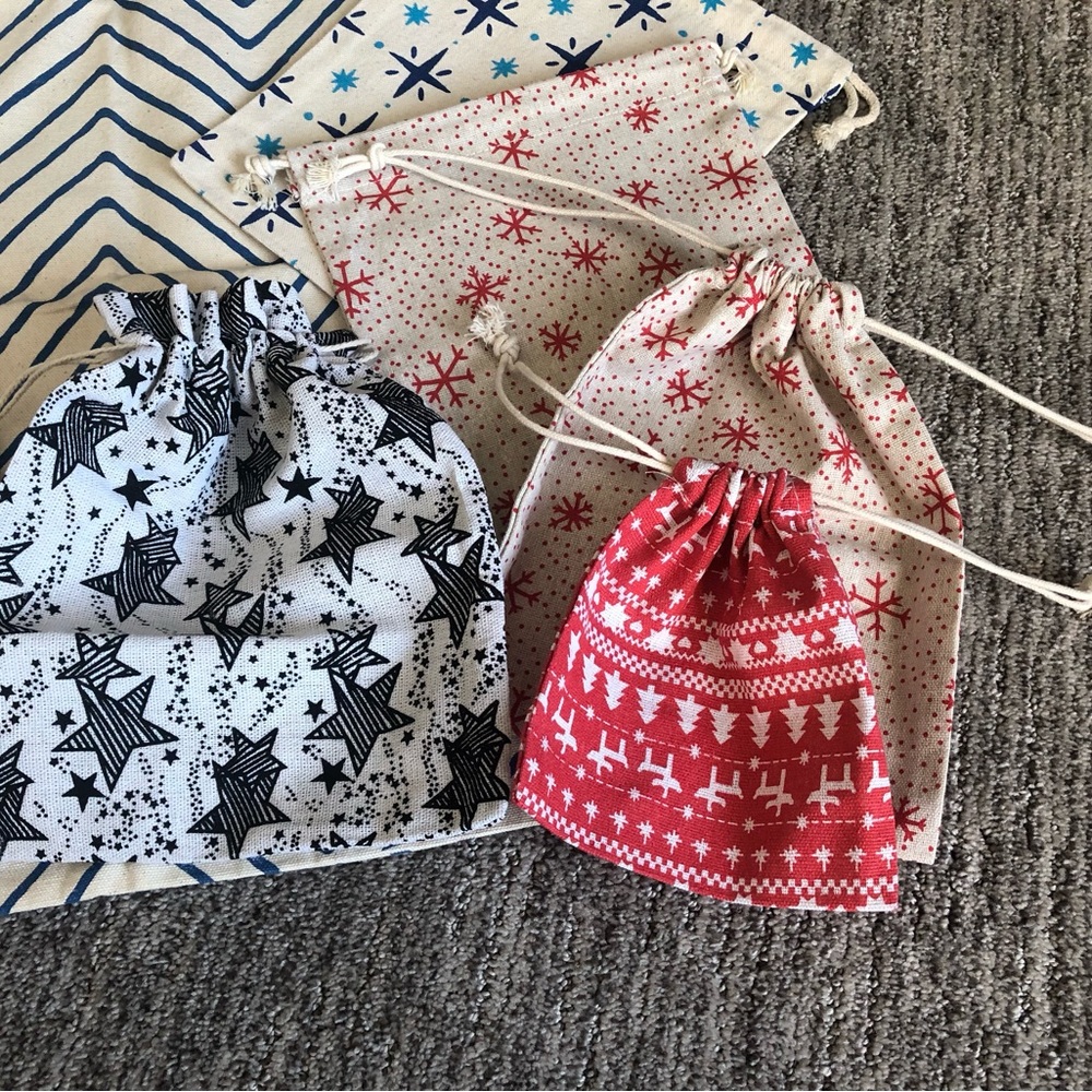 Decorative Pull String Bags - Picture 4 of 4